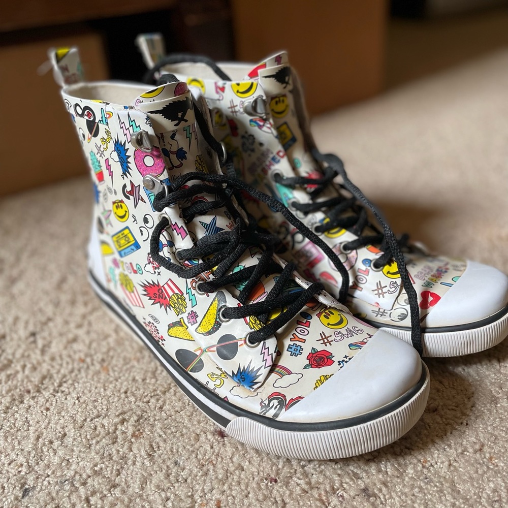 RAINY RAIN BOOT